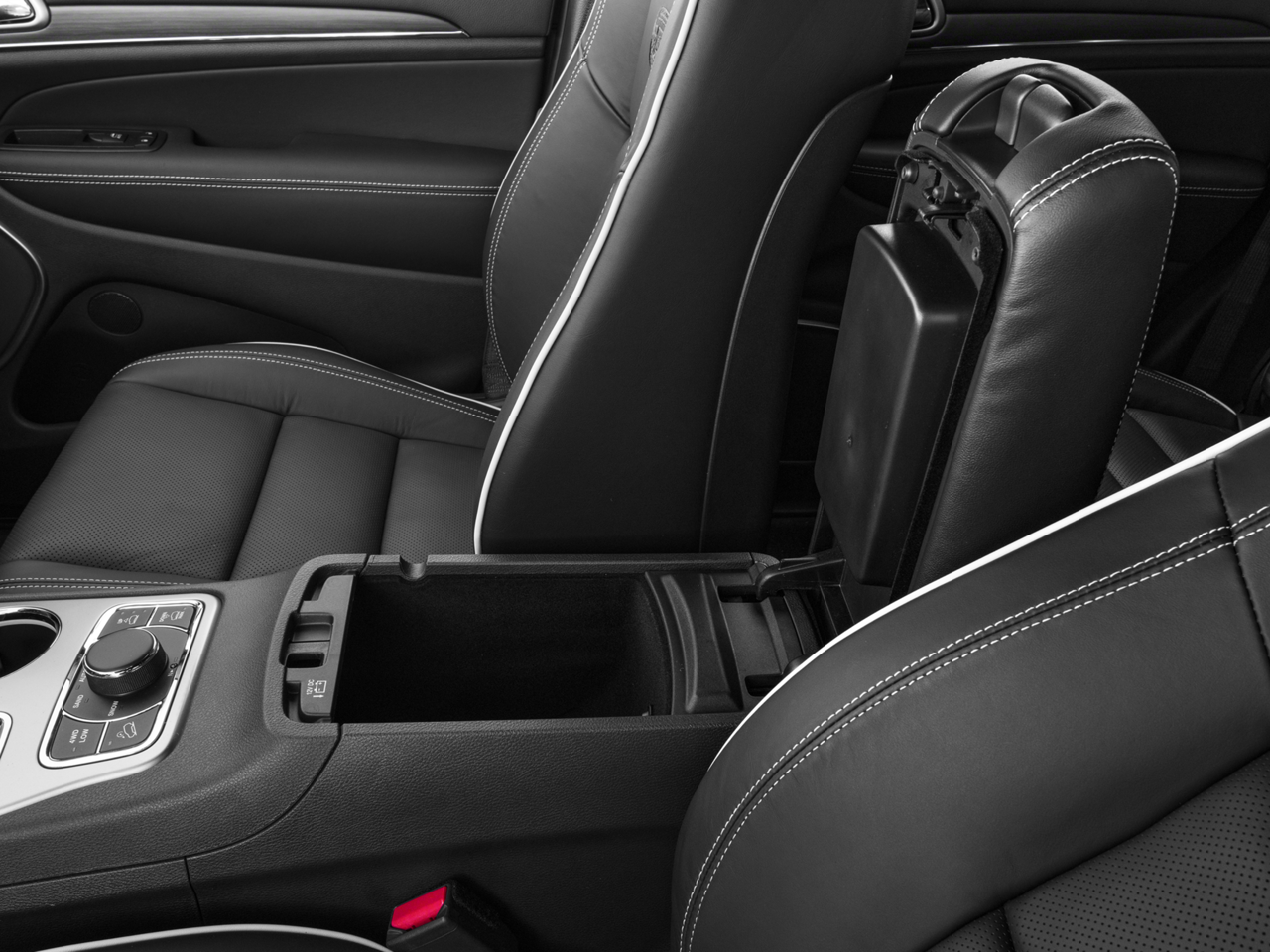 2017 Jeep GRAND CHEROKEE Base