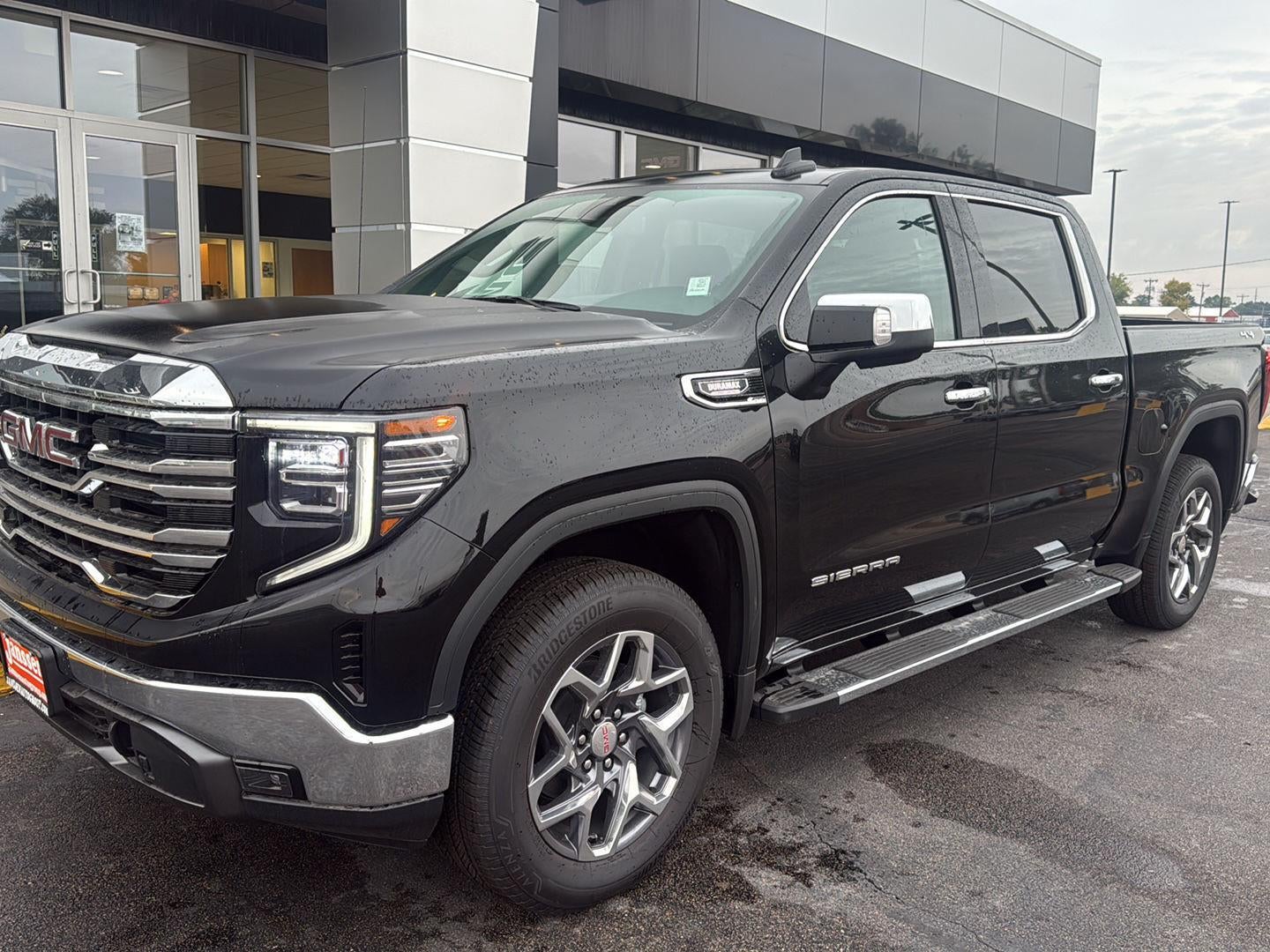 2026 GMC Sierra 1500 SLT - Photo 10