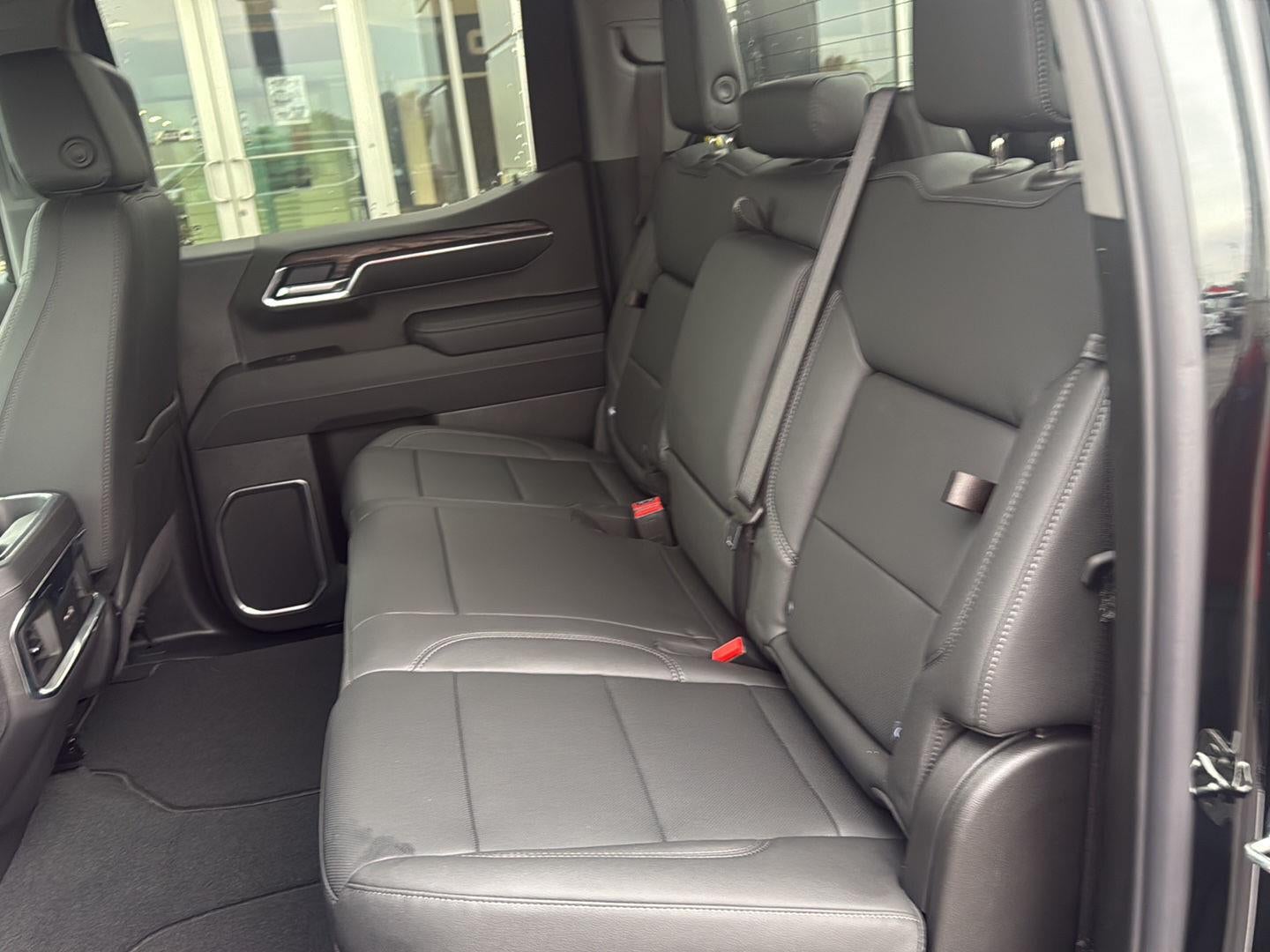 2026 GMC Sierra 1500 SLT - Photo 15