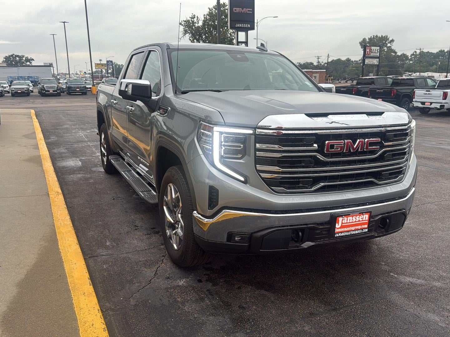 2026 GMC Sierra 1500 SLT