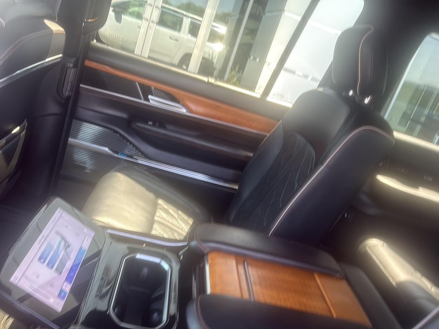 2024 Jeep Grand Wagoneer L Series III