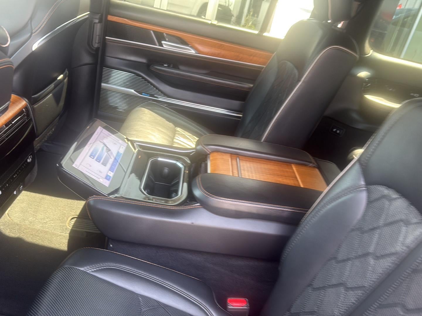 2024 Jeep Grand Wagoneer L Series III