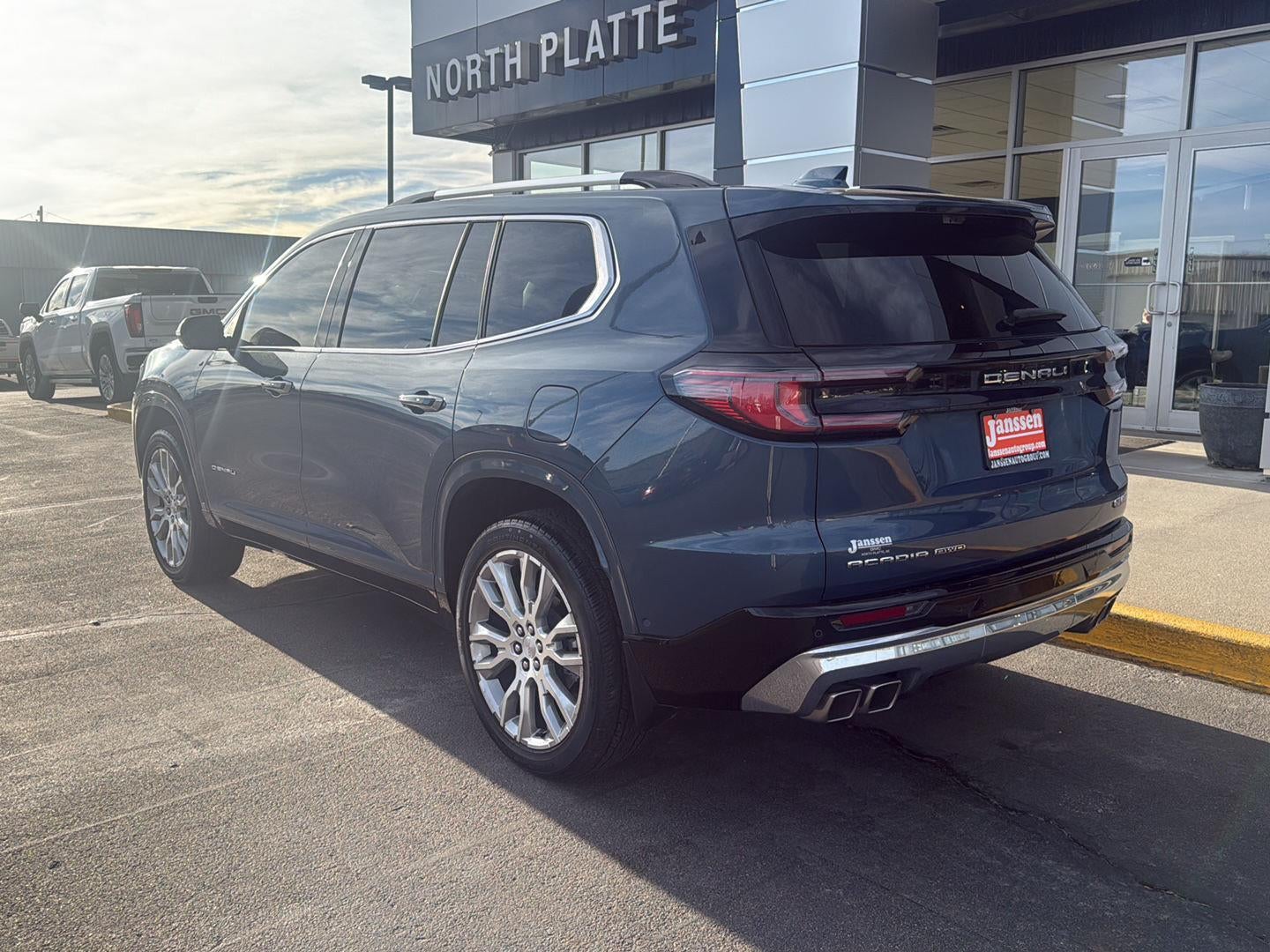 2024 GMC Acadia AWD Denali