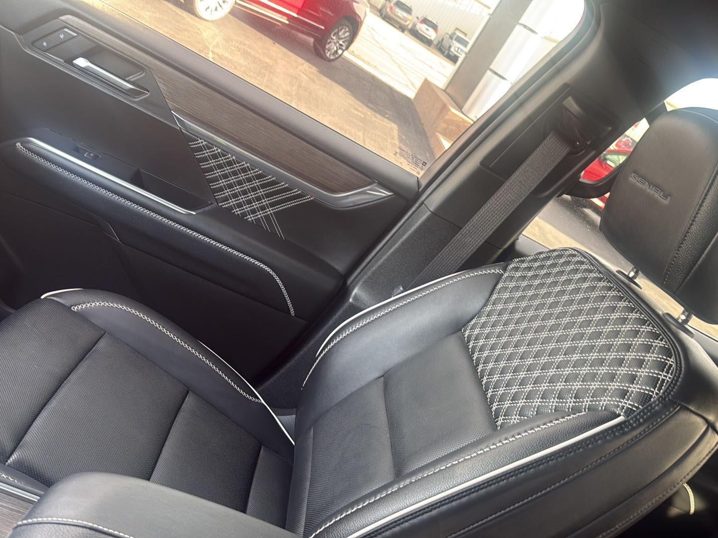 2024 GMC Acadia AWD Denali