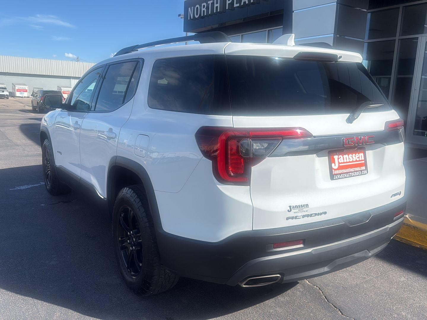 2023 GMC Acadia AT4