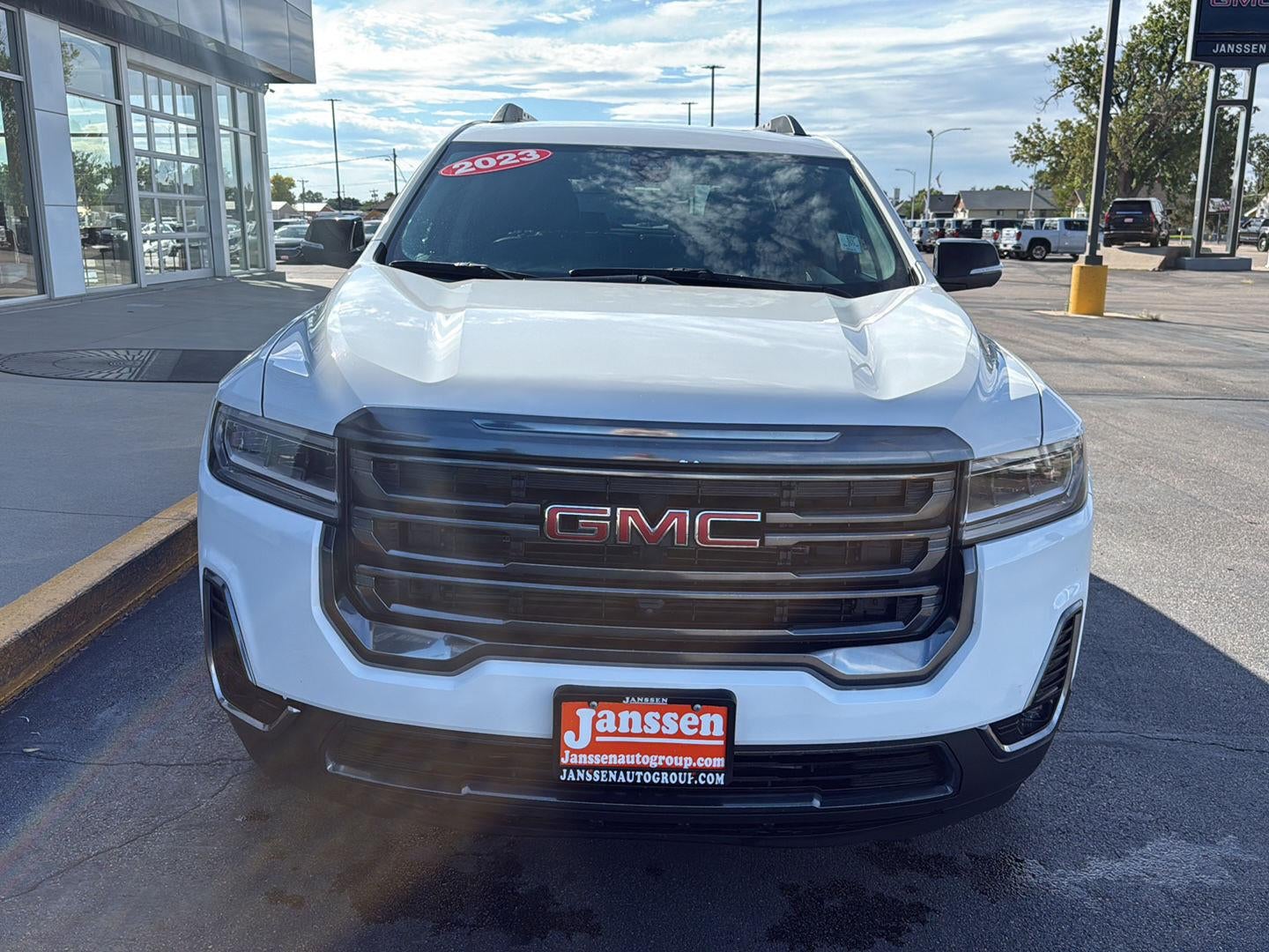 2023 GMC Acadia AT4