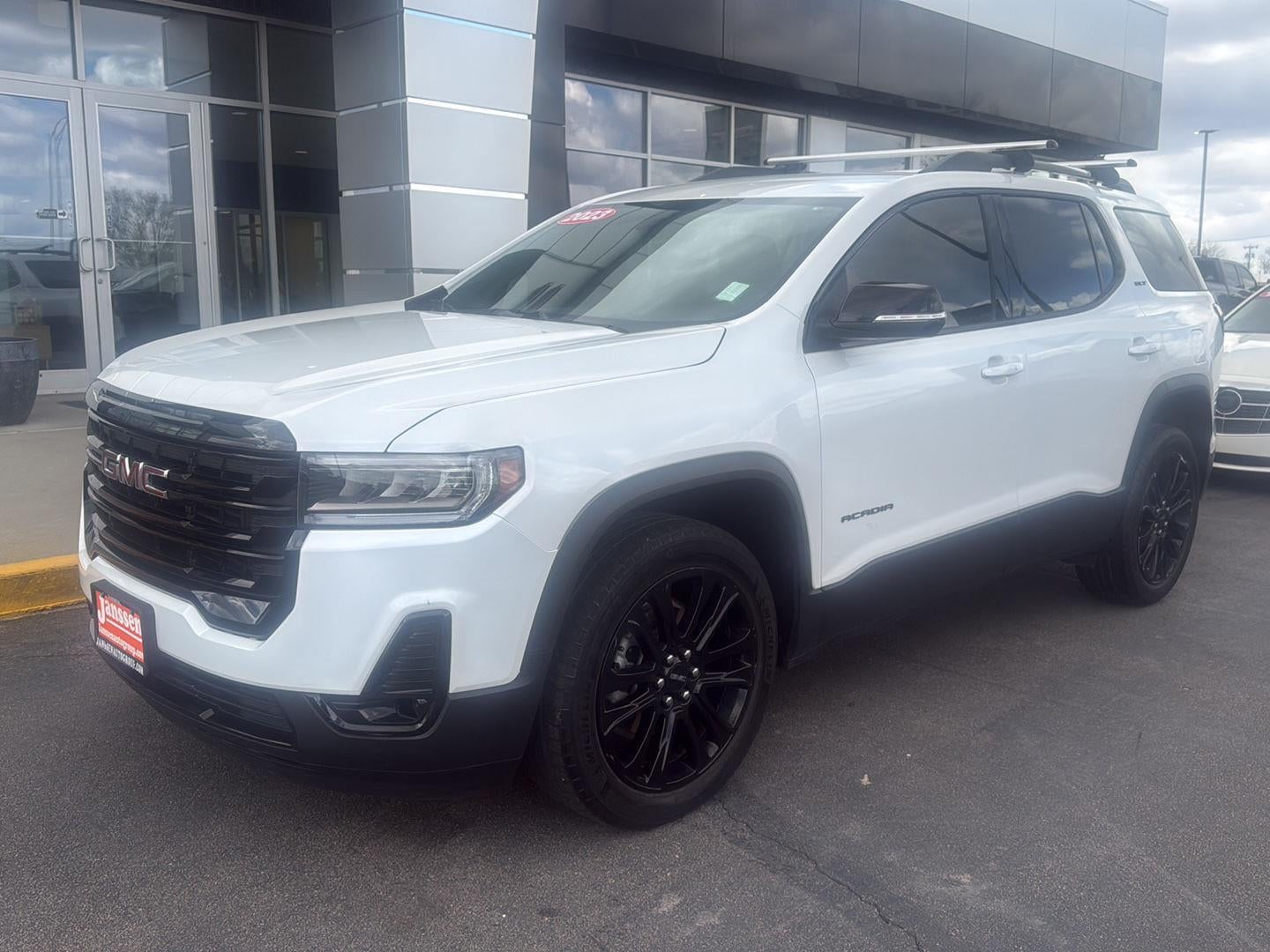 2023 GMC Acadia SLT