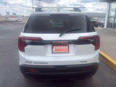 2023 GMC Acadia SLT