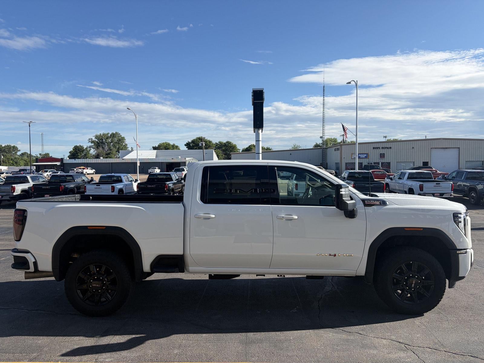 2025 GMC Sierra 2500HD AT4