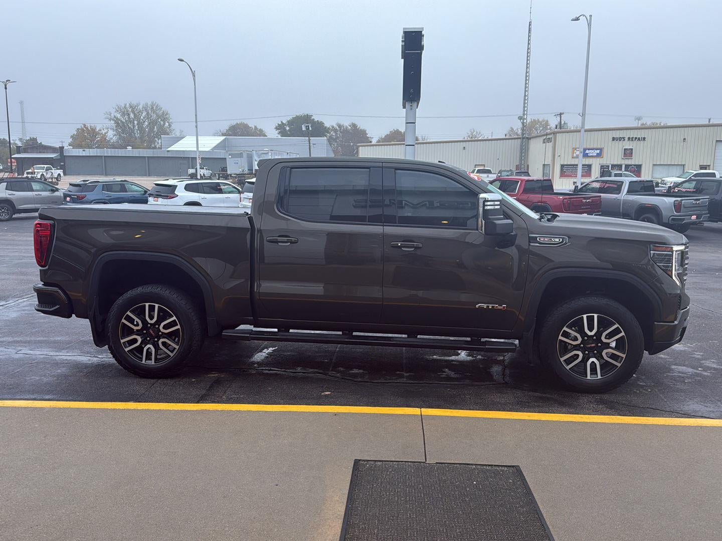2023 GMC Sierra 1500 AT4