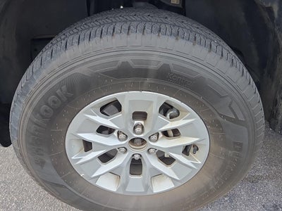 2024 Nissan Frontier SV