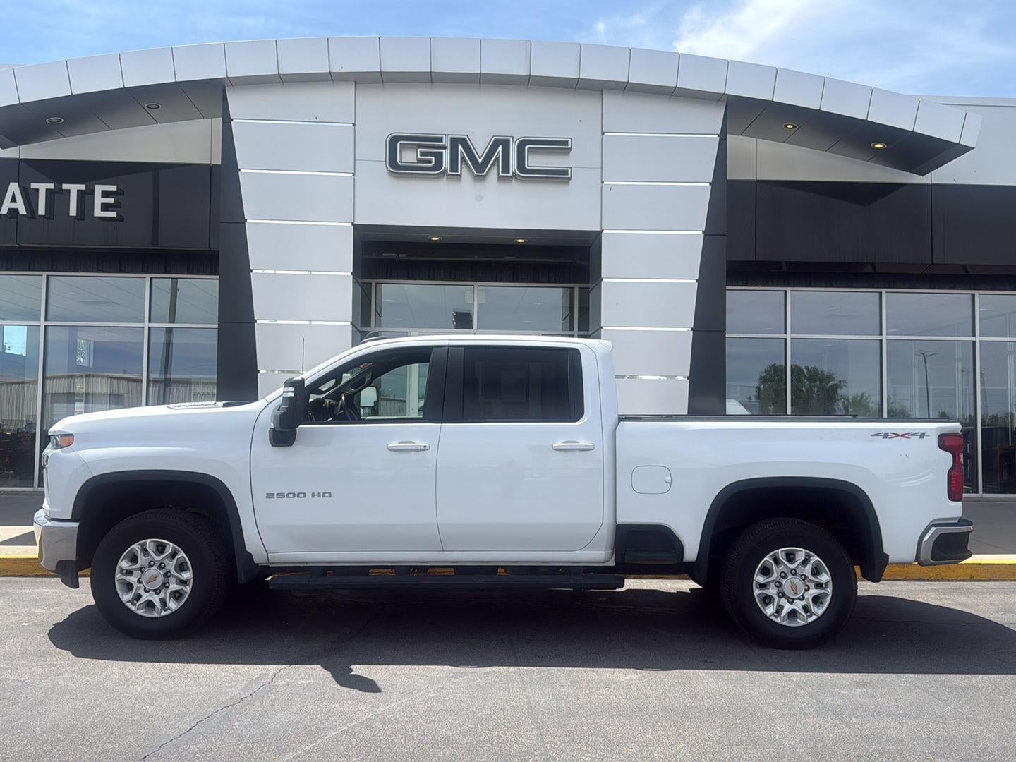 2022 Chevrolet Silverado HD LT 4WD Crew Cab Standard Box's photo