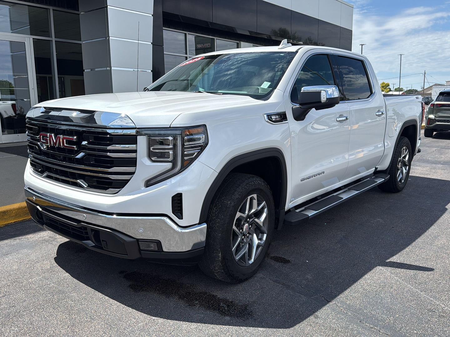 2025 GMC Sierra 1500 SLT