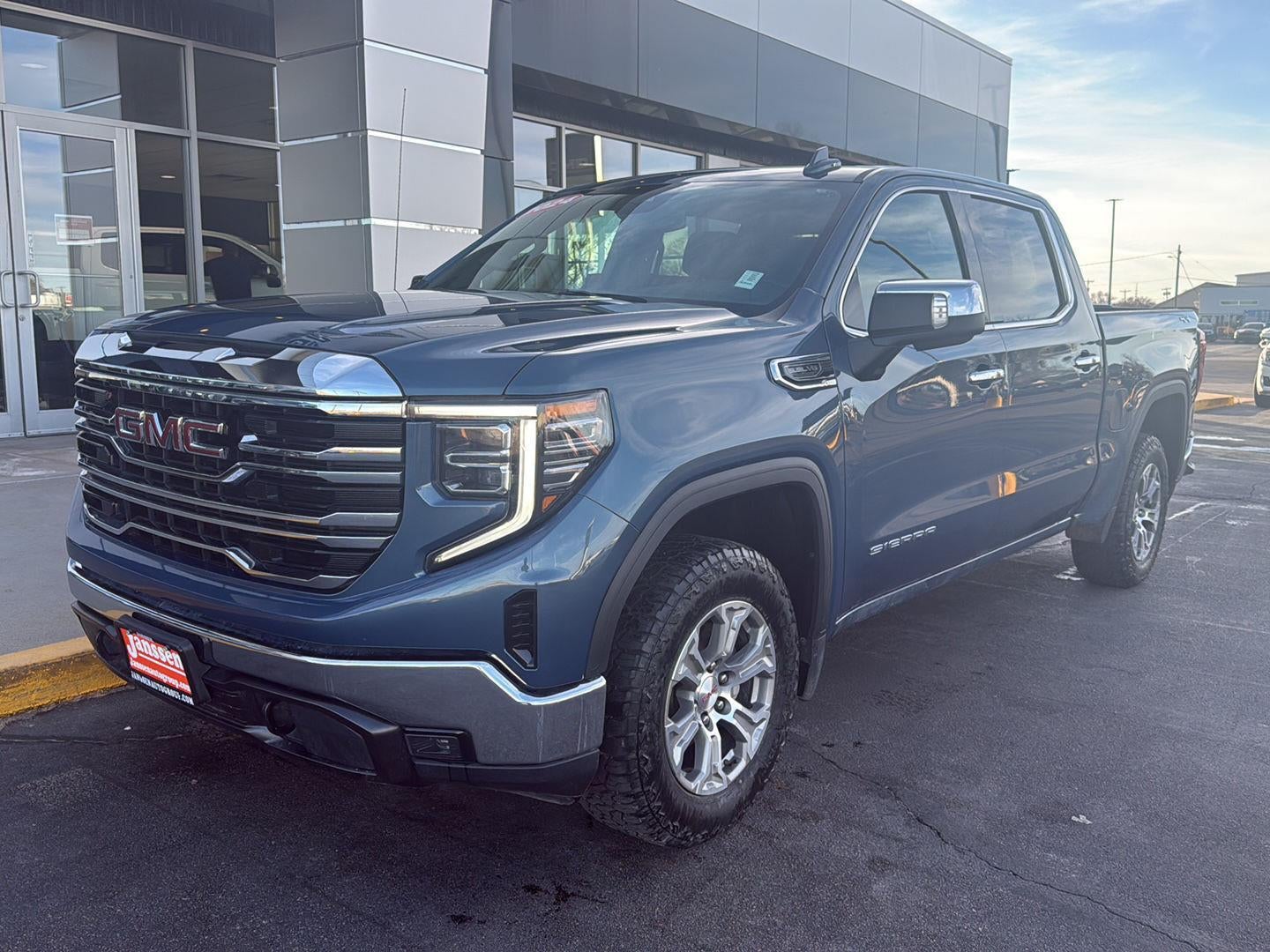 2024 GMC Sierra 1500 SLT