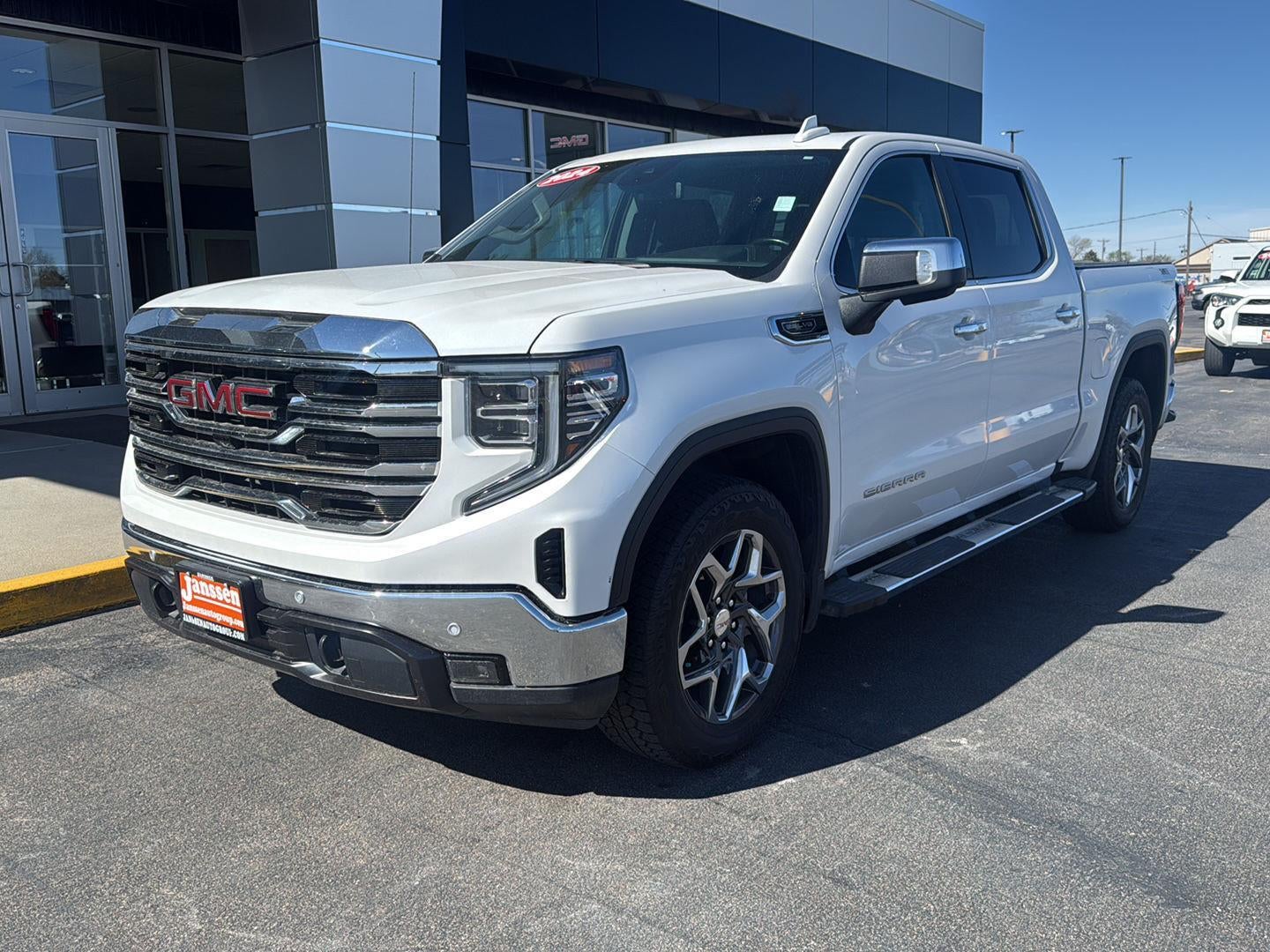 2024 GMC Sierra 1500 SLT