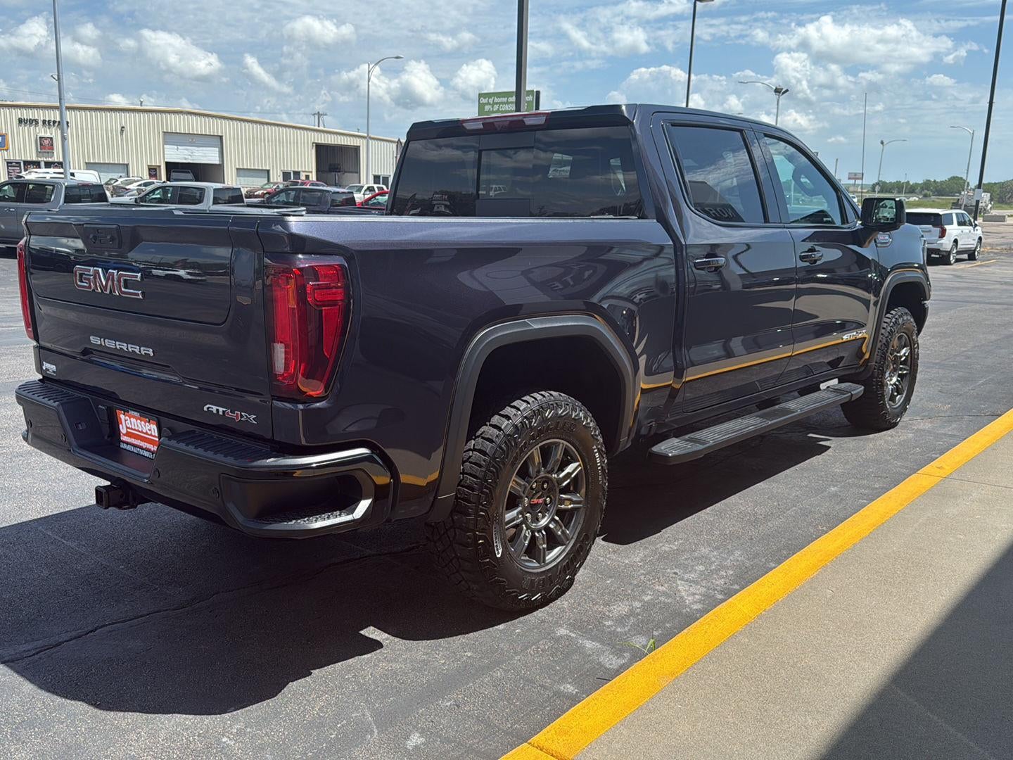 2024 GMC Sierra 1500 AT4X